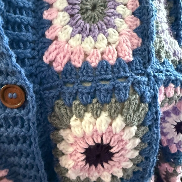 New women's crochet handmade xl granny square longer cardigan with buttons - Picture 8 of 13